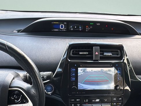 Used 2016 Toyota Prius Three Touring FWD image 19