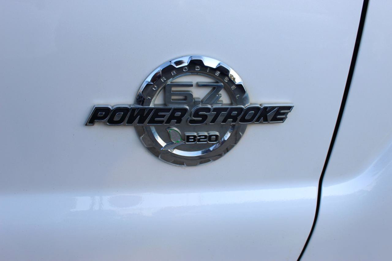 Used 2015 Ford F250 Lariat w/ Lariat Interior Package AWD/4WD image 3