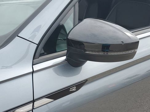 Certified 2023 Volkswagen Tiguan SE R-Line FWD image 13