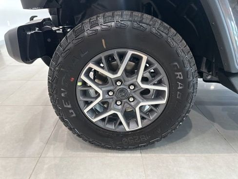 New 2025 Jeep Wrangler Unlimited Sahara AWD/4WD image 17