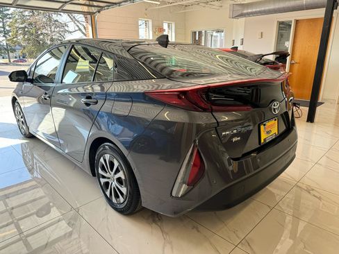 Used 2021 Toyota Prius Prime Limited FWD image 7