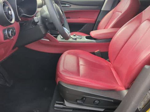 Used 2021 Alfa Romeo Stelvio Ti AWD/4WD image 16