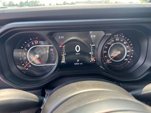 Used 2025 Jeep Gladiator Sport AWD/4WD image 17