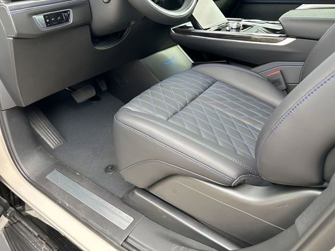 New 2026 Cadillac Escalade IQ Sport 1 w/ LPO, ONYX Package AWD/4WD image 31