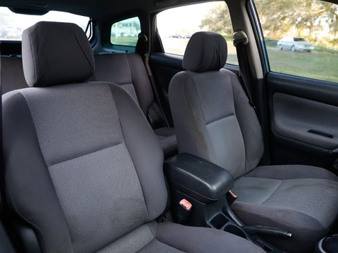 Used 2005 Toyota Matrix XR image 18