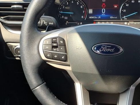 Used 2021 Ford Explorer XLT w/ Equipment Group 202A AWD/4WD image 11