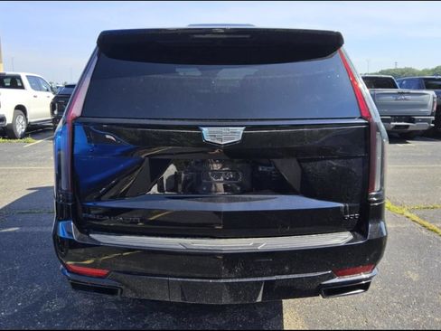 Used 2023 Cadillac Escalade Sport Platinum w/ LPO, ONYX Package AWD/4WD image 8