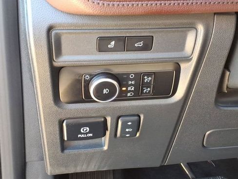 Used 2024 Ford Expedition Limited AWD/4WD image 18