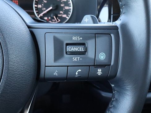 Used 2025 Nissan Pathfinder SV image 27