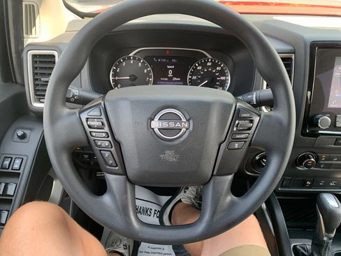 Used 2024 Nissan Frontier SV w/ Technology Package AWD/4WD image 8
