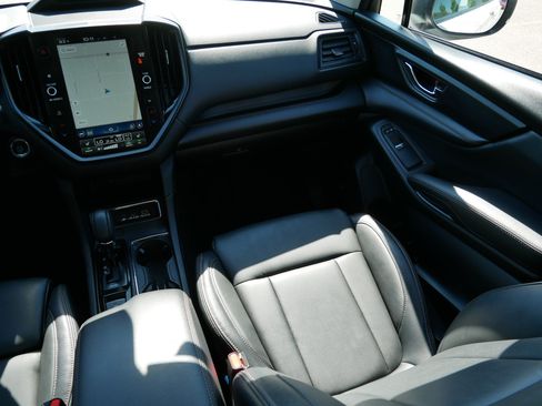 Used 2025 Subaru Ascent Bronze Edition AWD/4WD image 11