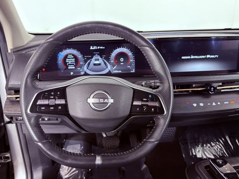 Used 2023 Nissan Ariya AWD image 17