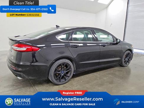 Used 2019 Ford Fusion SE w/ Equipment Group 151A FWD image 4