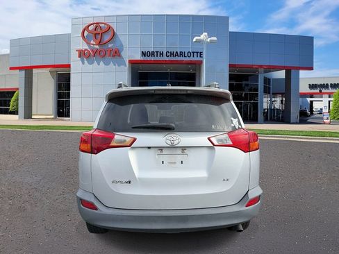 Used 2014 Toyota RAV4 LE FWD image 5