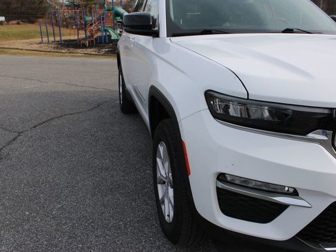 Used 2022 Jeep Grand Cherokee Limited image 40