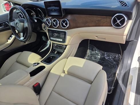 Used 2019 Mercedes-Benz GLA 250 w/ Premium Package image 18