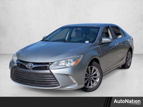 Used 2016 Toyota Camry XLE FWD image 1