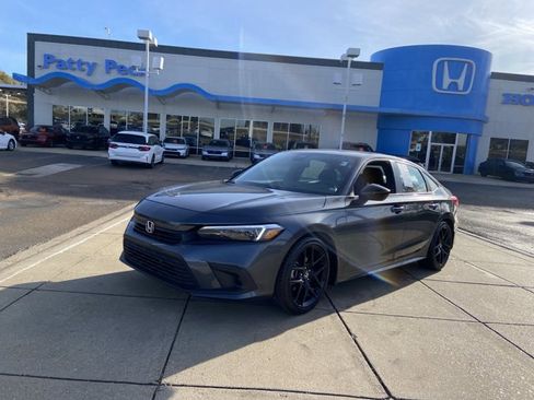 Used 2023 Honda Civic Sport image 4