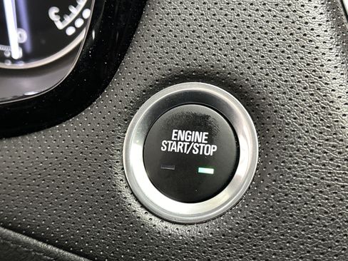 Used 2025 Cadillac XT5 Premium Luxury image 32