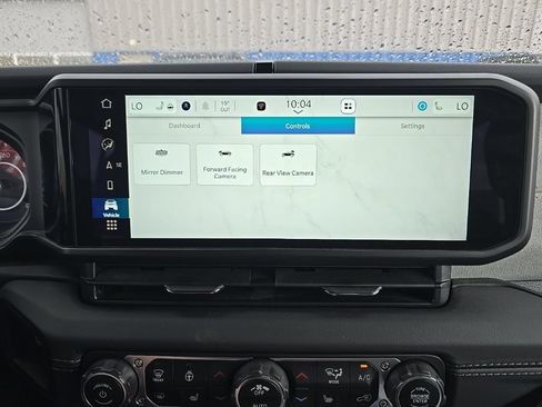 Used 2024 Jeep Wrangler Unlimited Sahara w/ Technology Group AWD/4WD image 22