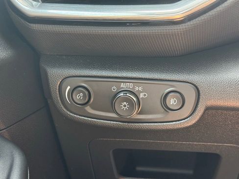 Used 2023 Chevrolet TrailBlazer LT FWD image 27