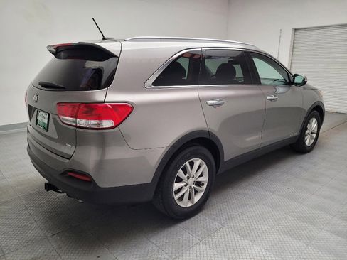 Used 2018 Kia Sorento LX AWD/4WD image 9