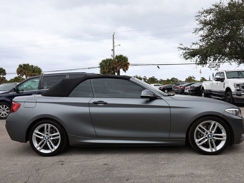 Used 2017 BMW 230i Convertible image 3