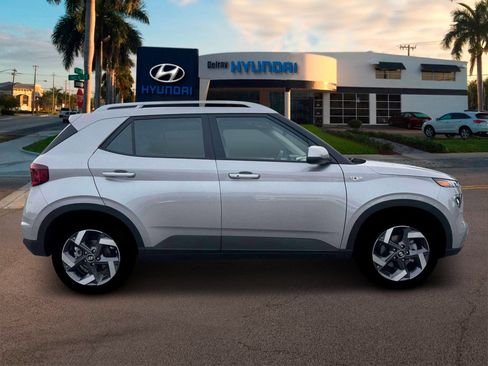 New 2026 Hyundai Venue SEL image 9