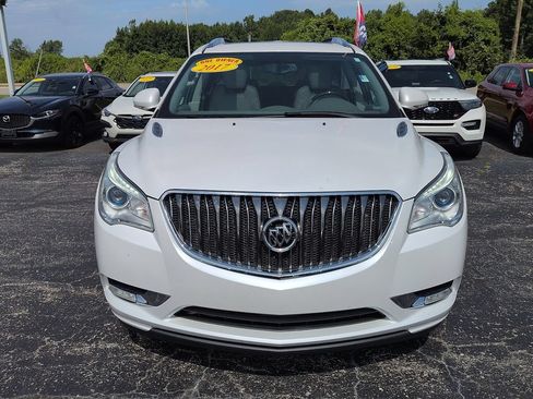 Used 2017 Buick Enclave Leather FWD image 3