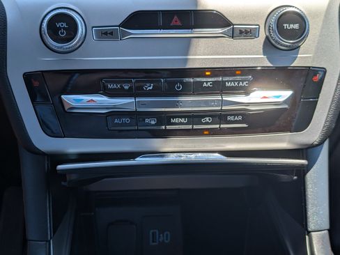 Certified 2023 Ford Explorer XLT AWD/4WD image 27