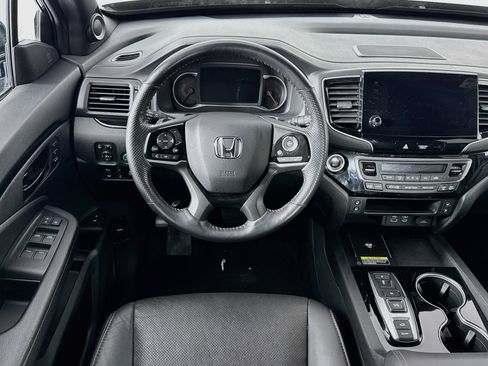 Certified 2024 Honda Passport Black Edition image 23