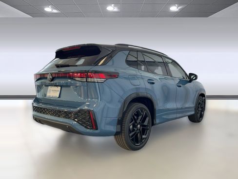 New 2026 Volkswagen Tiguan SE R-Line FWD image 9