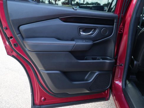 Used 2025 Honda Pilot TrailSport image 18
