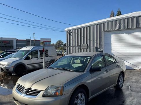Used 2007 Mitsubishi Galant ES image 2