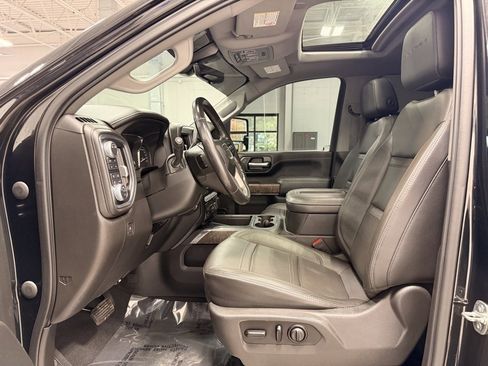 Used 2021 GMC Sierra 3500 Denali w/ Denali Black Diamond Edition image 29