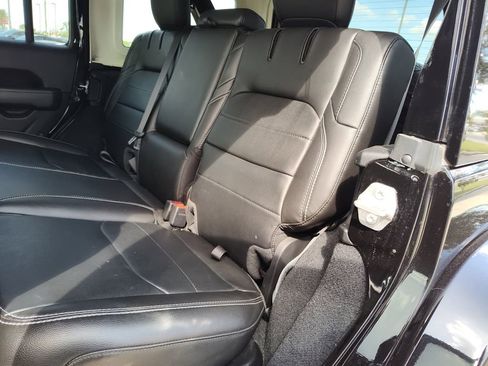 Used 2023 Jeep Wrangler Unlimited Sahara w/ Cold Weather Group image 34