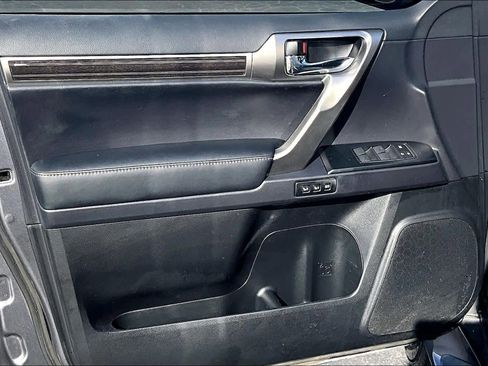 Used 2023 Lexus GX 460 Premium image 21