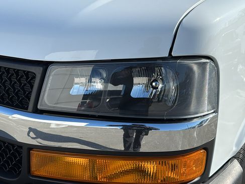 Used 2024 Chevrolet Express 2500 w/ Driver Convenience Package image 9