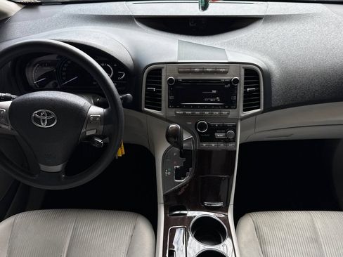 Used 2011 Toyota Venza FWD image 9