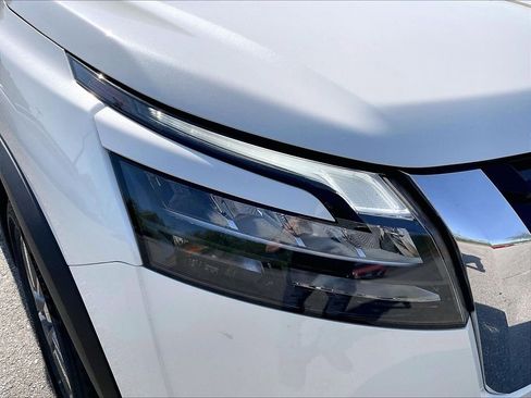 Used 2024 Nissan Pathfinder SV AWD/4WD image 30