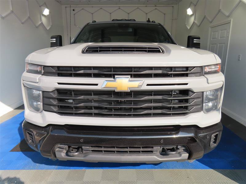Used 2025 Chevrolet Silverado 2500 Custom w/ Custom Value Package AWD/4WD image 3