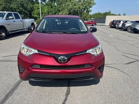 Used 2018 Toyota RAV4 LE w/ Carpet Mat Package AWD/4WD image 2