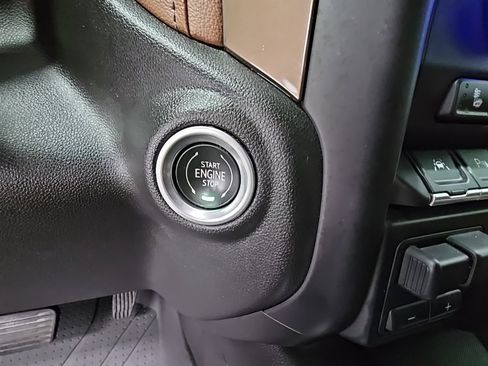 Used 2021 Chevrolet Silverado 1500 High Country w/ Technology Package image 25