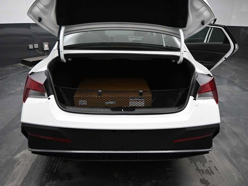 New 2026 Hyundai Elantra SEL Sport FWD image 13