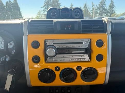 Used 2007 Toyota FJ Cruiser 4WD w/ Upgrade Pkg 2 image 14