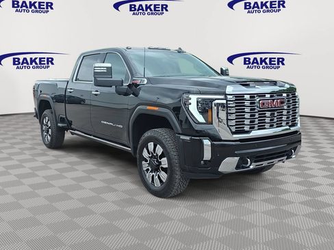 Used 2025 GMC Sierra 3500 Denali w/ Denali Reserve Package AWD/4WD image 3
