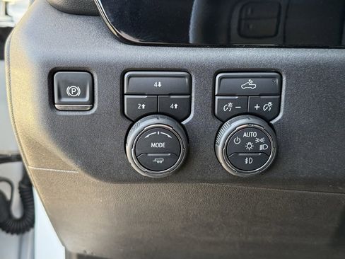 Used 2025 Chevrolet Silverado 3500 LT w/ Convenience Package image 30