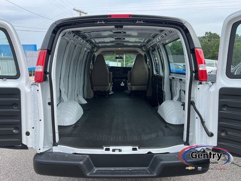 New 2026 Chevrolet Express 2500 w/ Driver Convenience Package RWD image 10