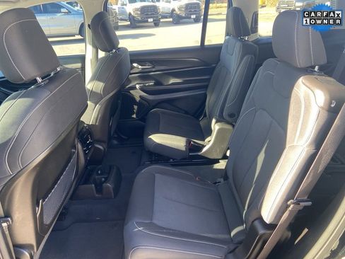 Used 2023 Jeep Grand Cherokee L Laredo AWD/4WD image 16