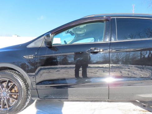 Used 2019 Ford Escape SE image 30